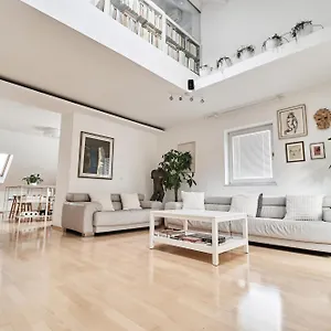 Matic Spacious Modern Apartment Ljubljana